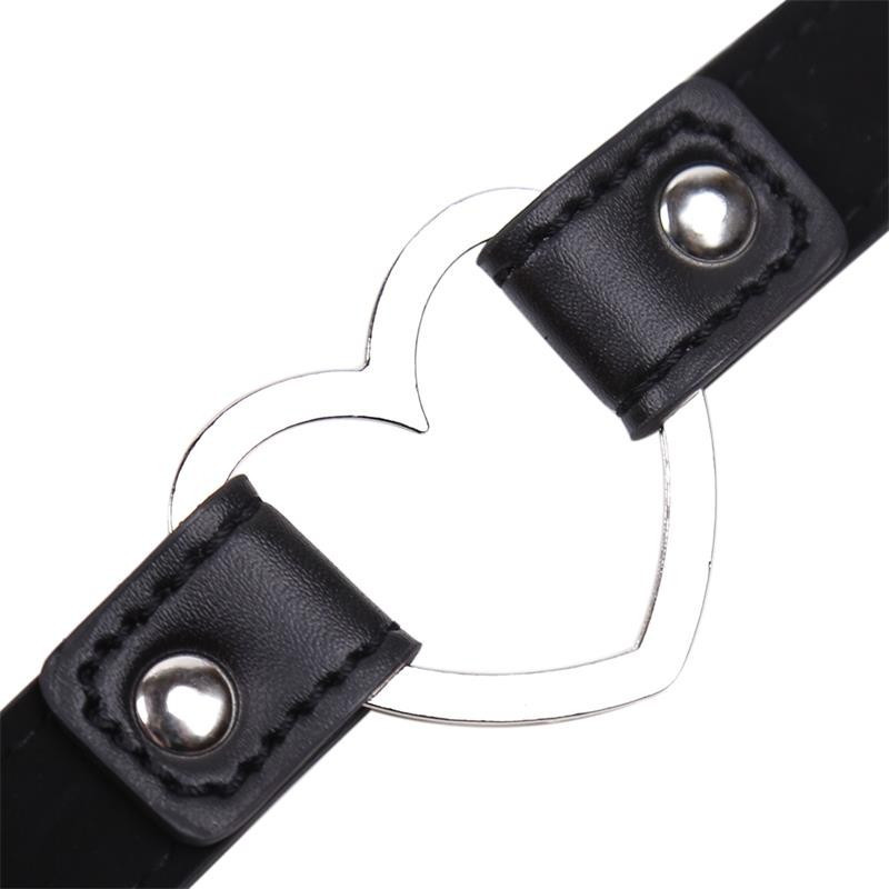 Gargantilla Choker Latetobed Negra Con corazón
